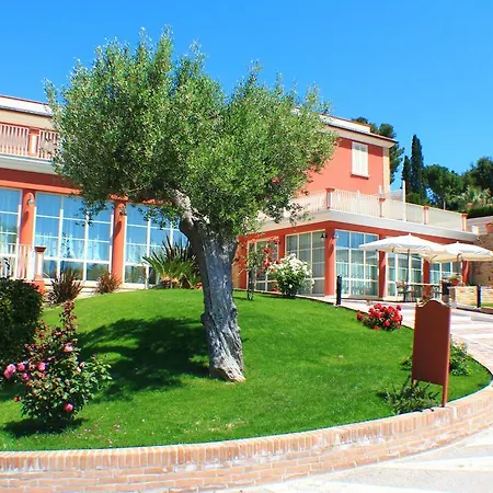 מלון Il Parco Sul Mare & 4*
