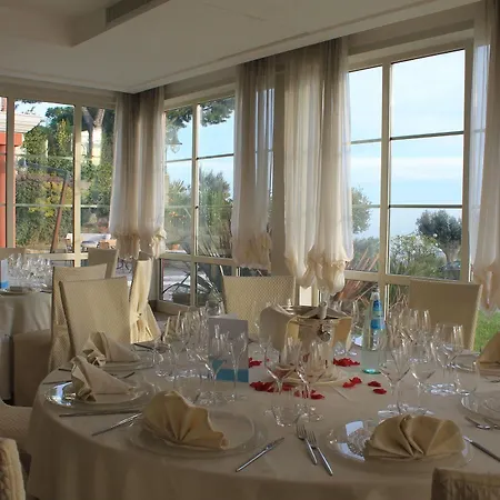 Hotel Il Parco Sul Mare & 4*